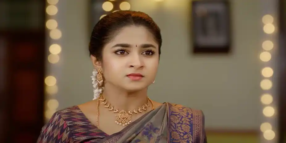 Maaran Thrashes Kathirvel - Chinnan Siru Kiliye