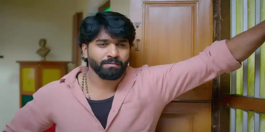 Karna Overhears Viji - Chinnan Siru Kiliye