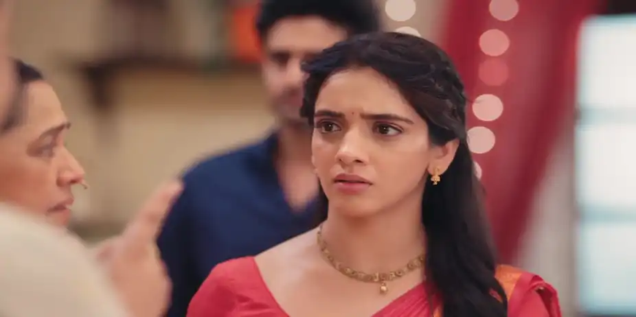 Jagadhatri Tells a Lie about the Jewellery - Jagadhatri