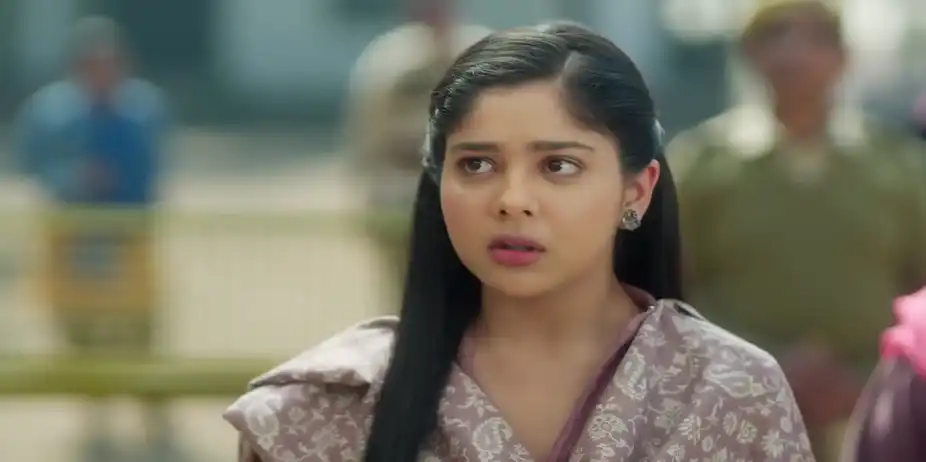 Gopal and Pushpa Struggle to Drive Their Car - Tumm Se Tumm Tak