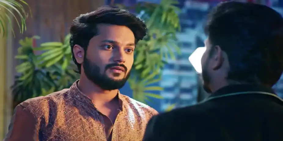 Kedar Stops Yuvraj from Going into His Room - Taarini