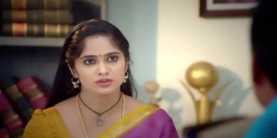 Vijaykumar Faces a Dilemma - Ayali