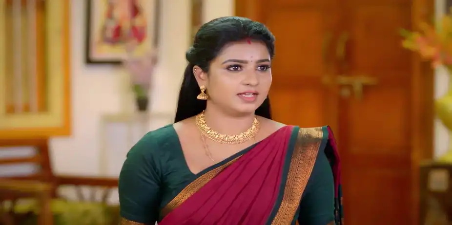 Rajarajan Tries to Pacify Chamundeshwari - Karthigai Deepam