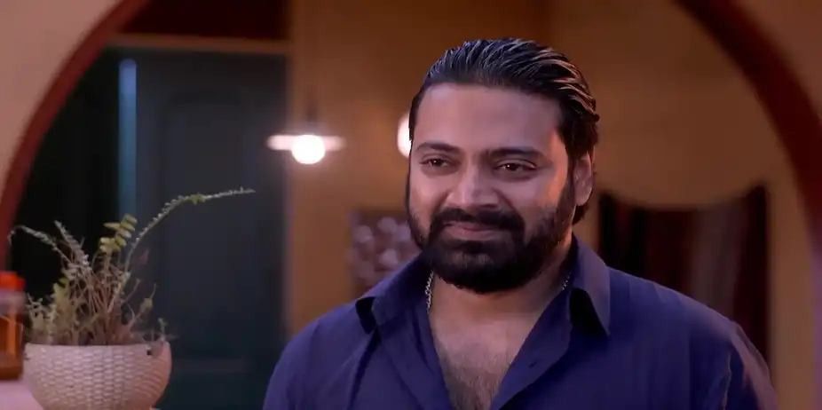 Juthika Arrives at Someshwar's - Amader Dadamoni