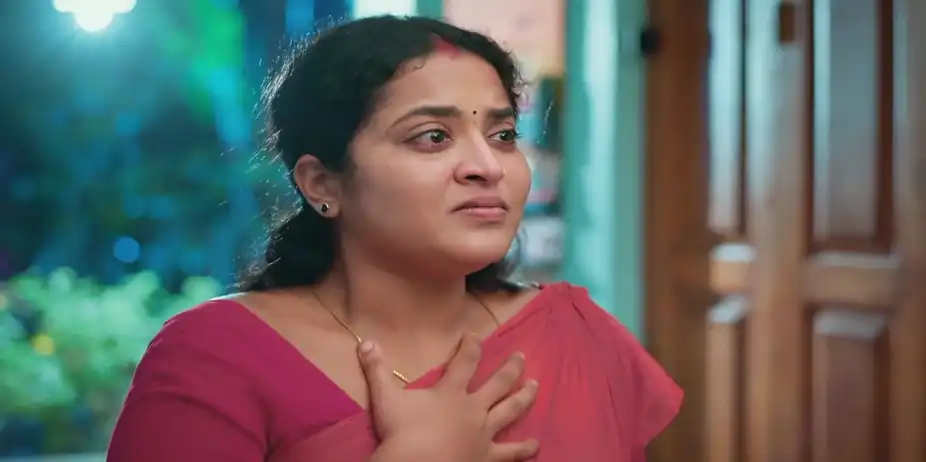 Prakash Hits Suchitra - Manathe Kottaram