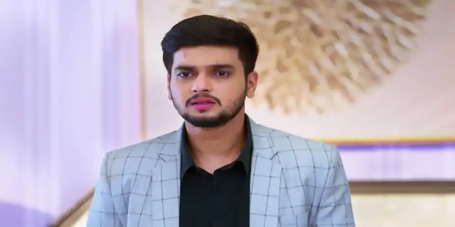 Pritam Becomes Worried about His Mistakes - Paaru