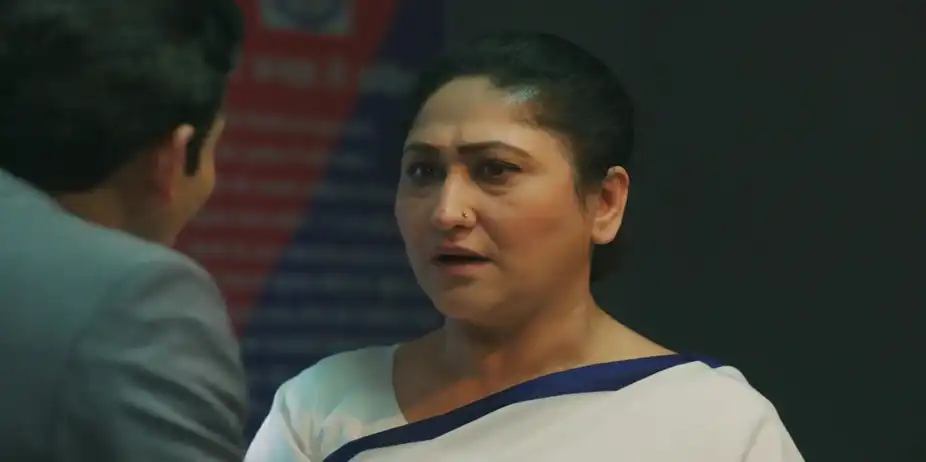 Viren Manages His Release and Leaves Sharda in Jail - Jaane Anjaane Hum Mile