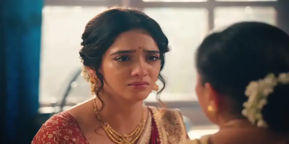 Dadi Tries to Console the Grieving Jagadhatri - Jagadhatri