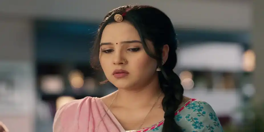Devansh Stops Sarika from Slapping Vasudha - Vasudha