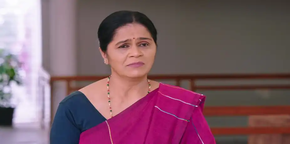 Kamala Warns Shanthi about Madhuri - Rajakumari
