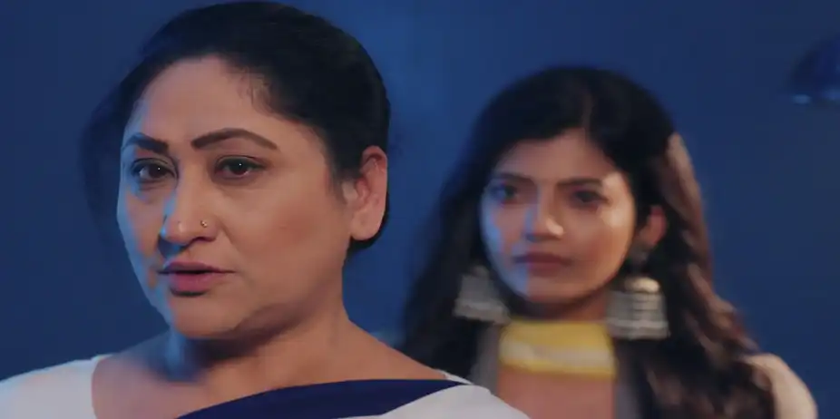 Kirti Comes to Meet Sharda with Some News - Jaane Anjaane Hum Mile
