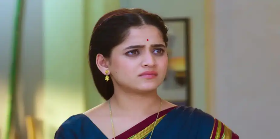 Damini Tells Ahilya Devi about the Theft in the House - Paaru