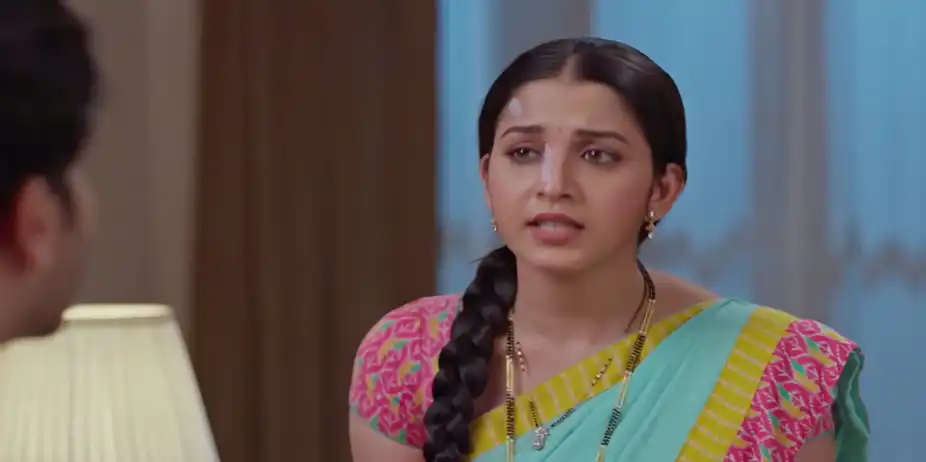 Meera Challenges Atharva to Sing a Song - Tula Japnar Aahe