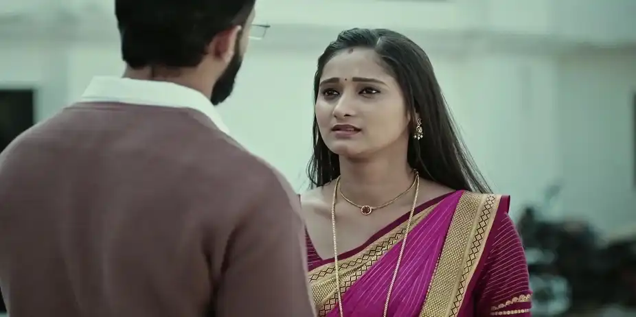 Durga Finds Herself Attracted to Sharath - Naa Ninna Bidalaare