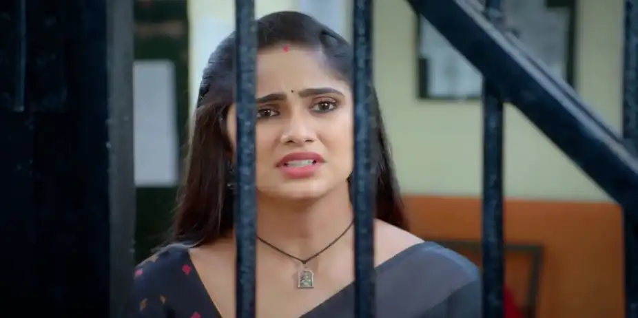 Indrani Learns about Siva's Help - Ayali