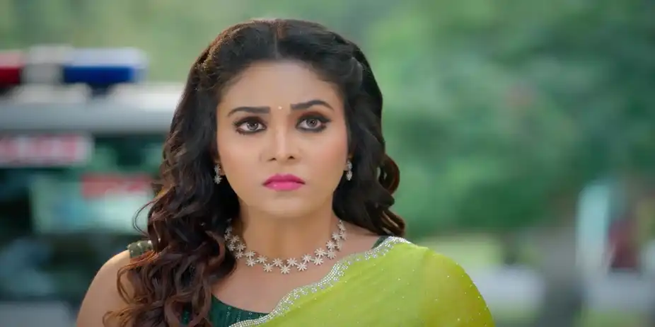 Ayali Mocks Monica - Ayali