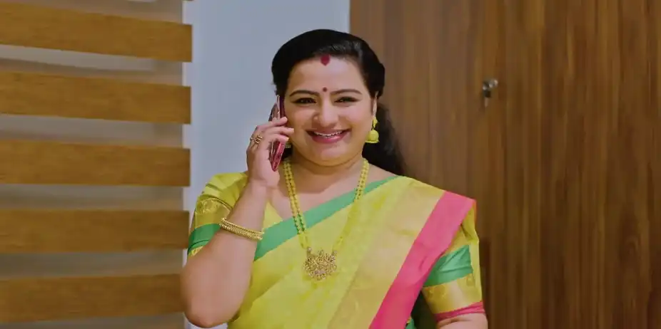 Kochammini Tells Ambika about Raju - Akale