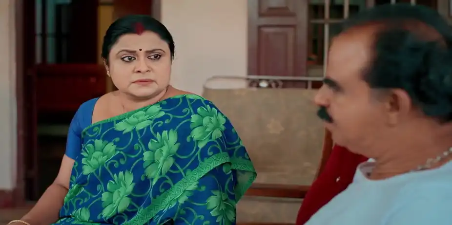 Venu Lashes Out at Kochammini - Akale