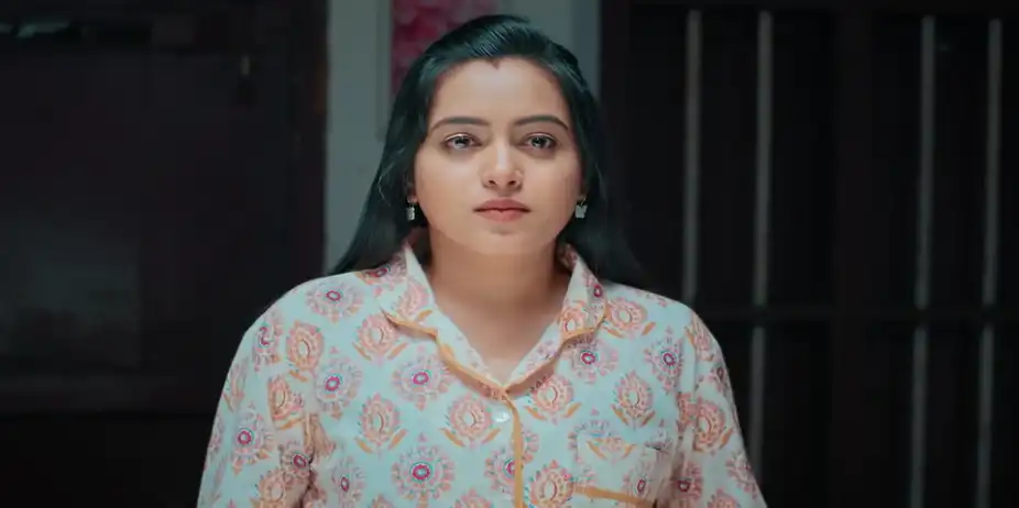 Rithika Discovers that Padmavathy Is Aishu's Teacher - Akale