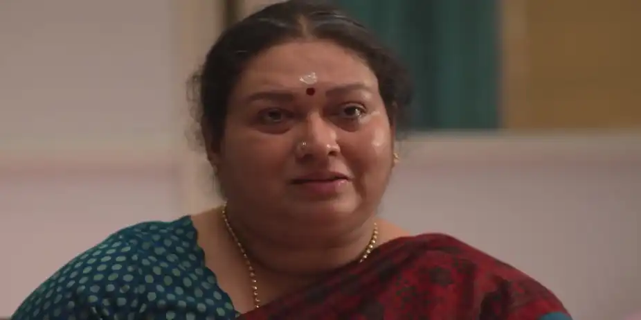 Sathyabhama Tends to Shalini - Kudumbashree Sharada