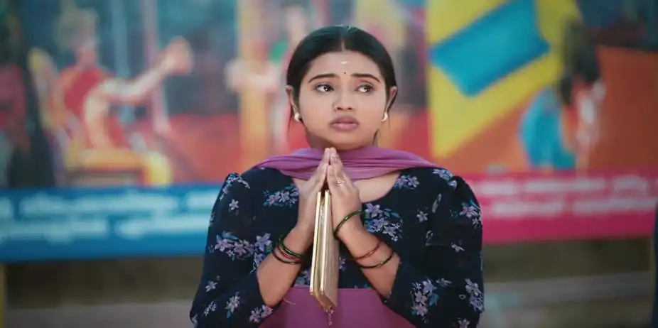 Varsha Hides from Vikram - Manathe Kottaram