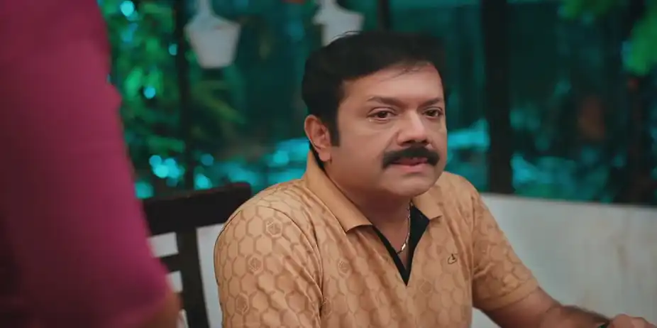 Chandrika Overhears Prakash's Discussion with Suchitra - Manathe Kottaram