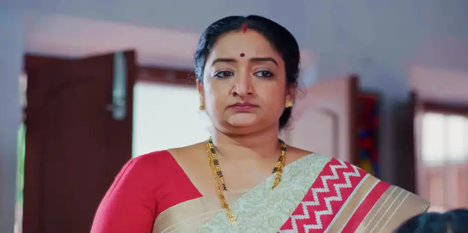 Devanarayanan Disagrees with Muthassi - Snehapoorvam Shyama