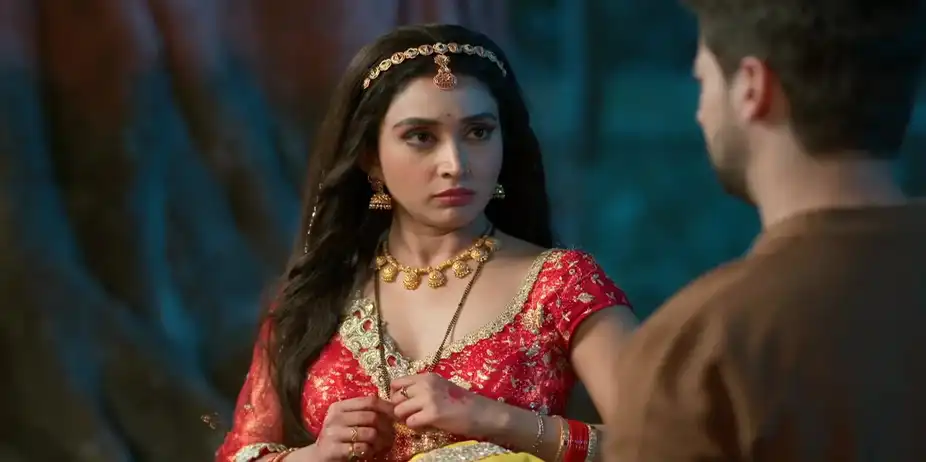 Jeetu's Attempt to Convince Latika - Gharwali Pedwali