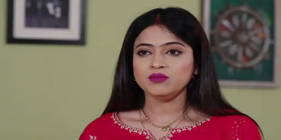 Prince's Mother Slaps Him - Sathi Sata Janmara