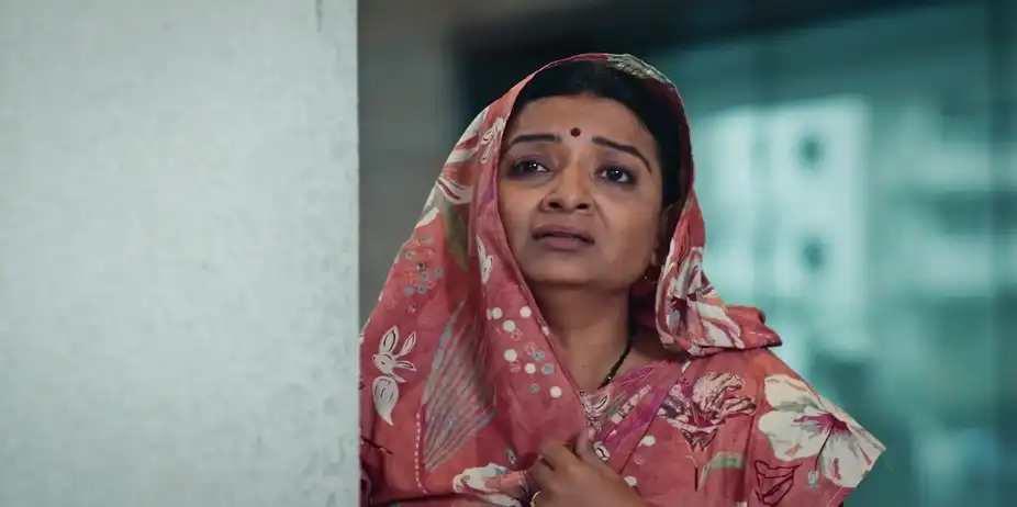 Gauri Worries Seeing Kamini and Kamali Together - Kamali