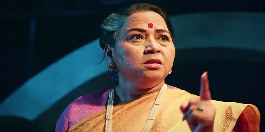 Kamini Holds Gauri Captive - Kamali