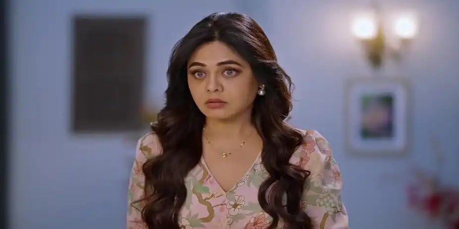 Smita's Advice to Narmada - Tula Japnar Aahe