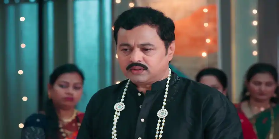 Samar Asks Rohan about His Accident - Veen Doghatli Hi Tutena