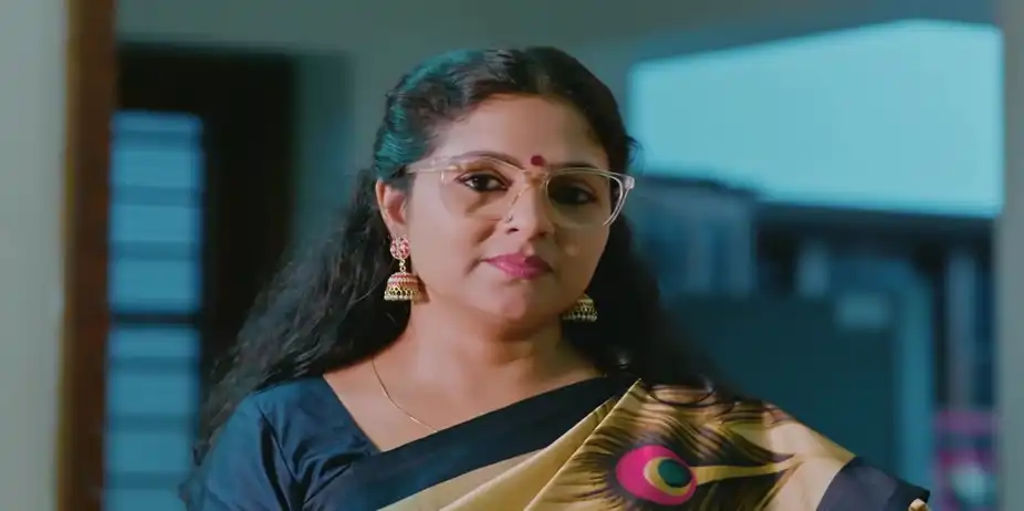 Padmavathy Tells Rithika about Prathapa Varma - Akale