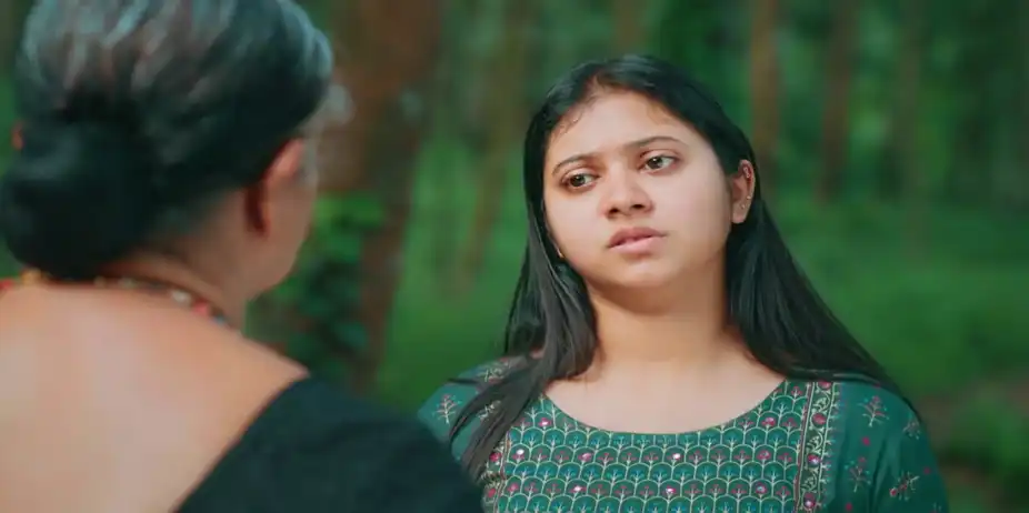 Muthassi Has a Word with Priyanka - Snehapoorvam Shyama