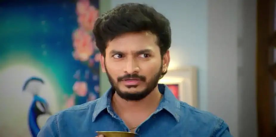 Ravi is in a Fix - Ayali