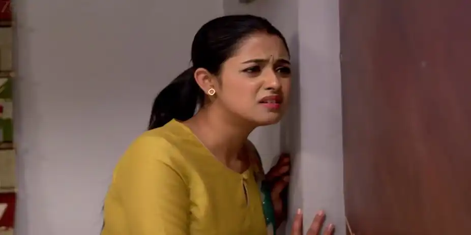 Rayan's Weird Action Confuses Parul - Parineeta