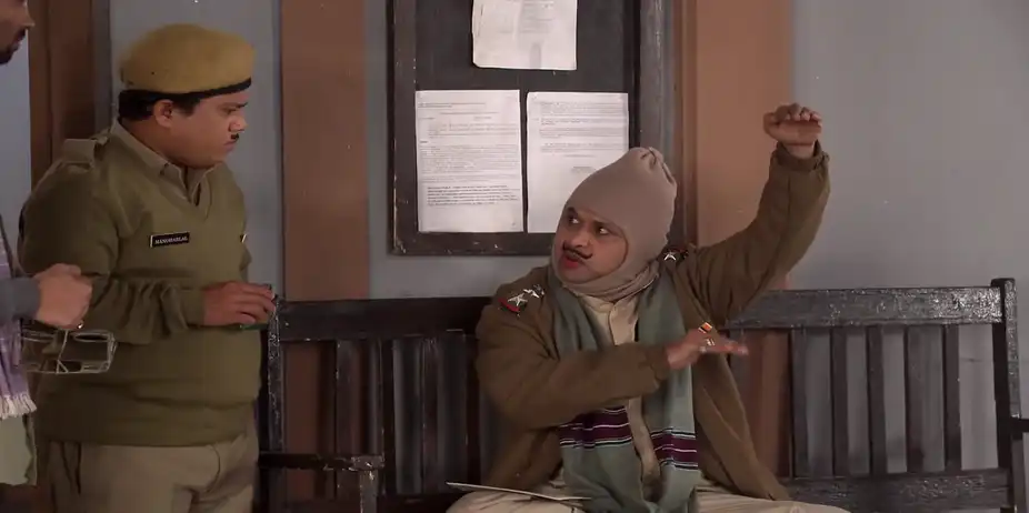 An Arrogant Happu Refuses the Tea Seller's Invitation - Happu Ki Ultan Paltan