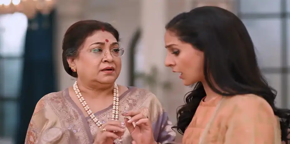 Chanda Stops Annapurna from Talking To Saru - Saru