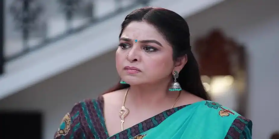 Meena Scolds Tamil - Varisu