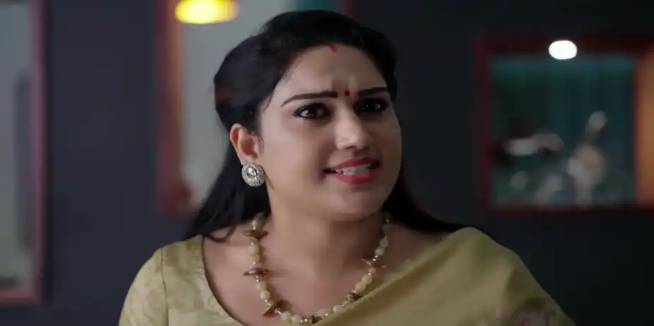 Neeraja Instigates Chandramathi - Durga