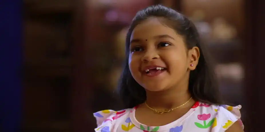 Vishnu Dresses Up as Santa Claus - Kudumbashree Sharada
