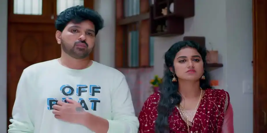 Priyanka Stages an Act in front of Devanarayanan - Snehapoorvam Shyama