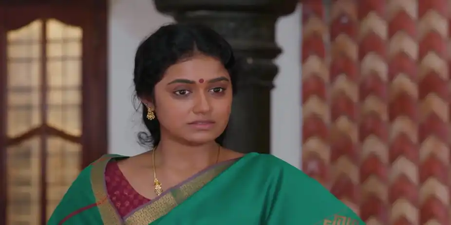 Varun Takes Selfies with Shyama - Snehapoorvam Shyama