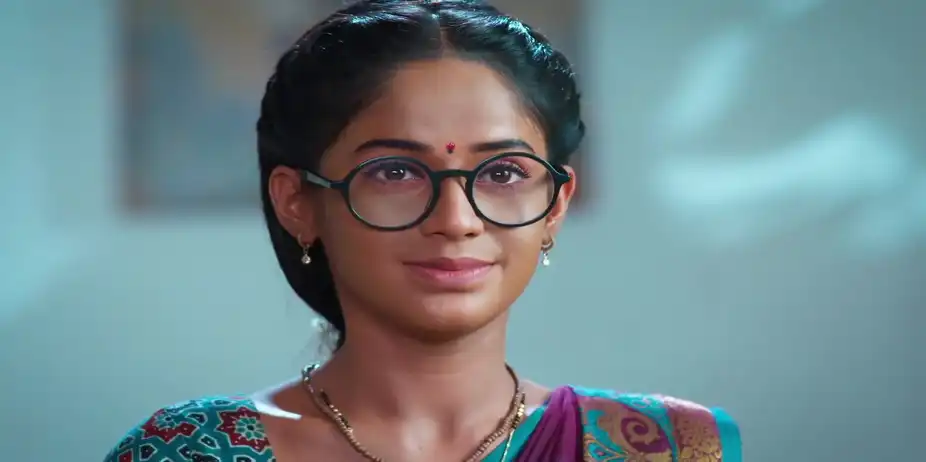 Savali Comforts Tara about Tilottama - Savalyachi Janu Savali