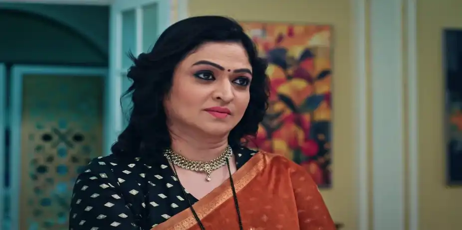 Ragini Asks Kamali to Leave the House - Kamali