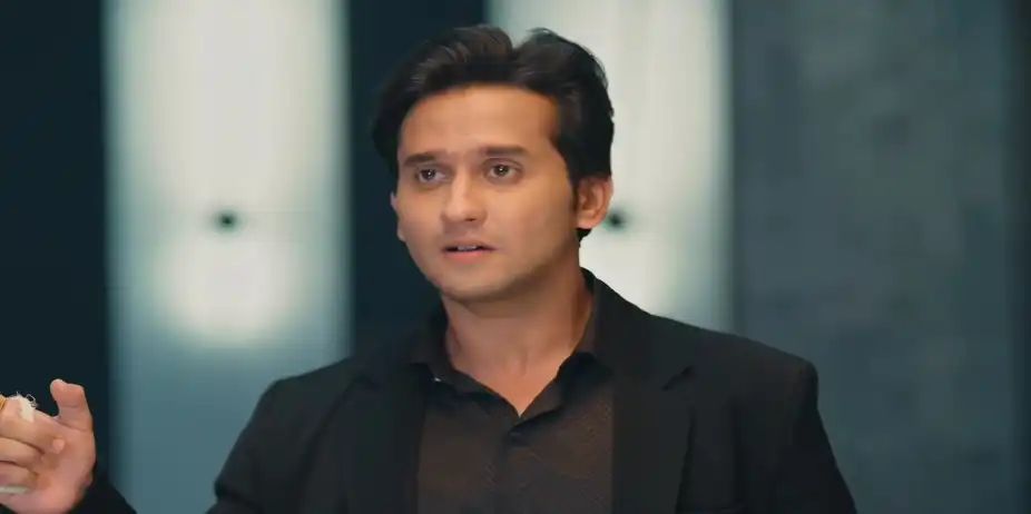 Jayant's Behaviour Scares Janhavi - Lakshmi Niwas