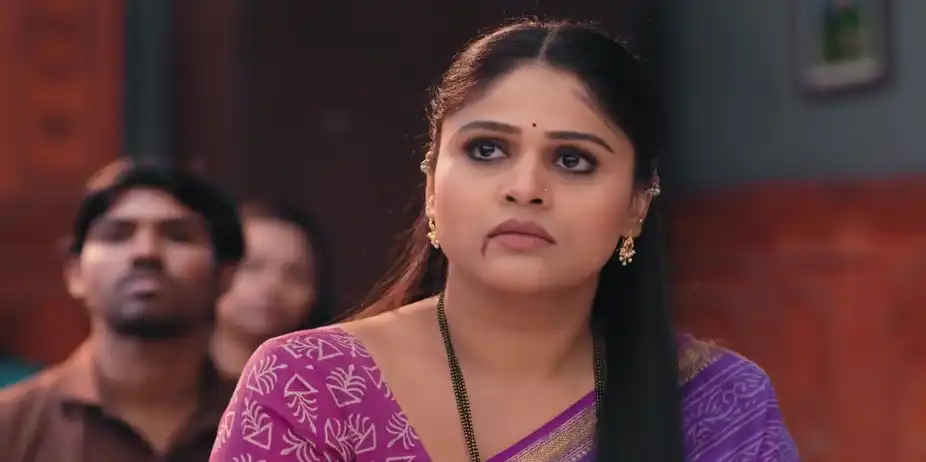 Kalindi Cross-Questions the Truck Driver - Lakshmi Niwas
