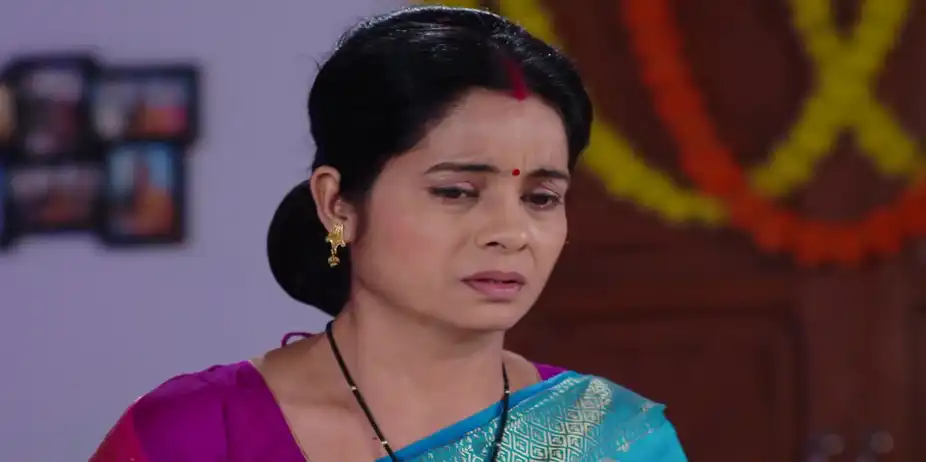 Priyambada Worries about an Inauspicious Occurence - Sathi Sata Janmara