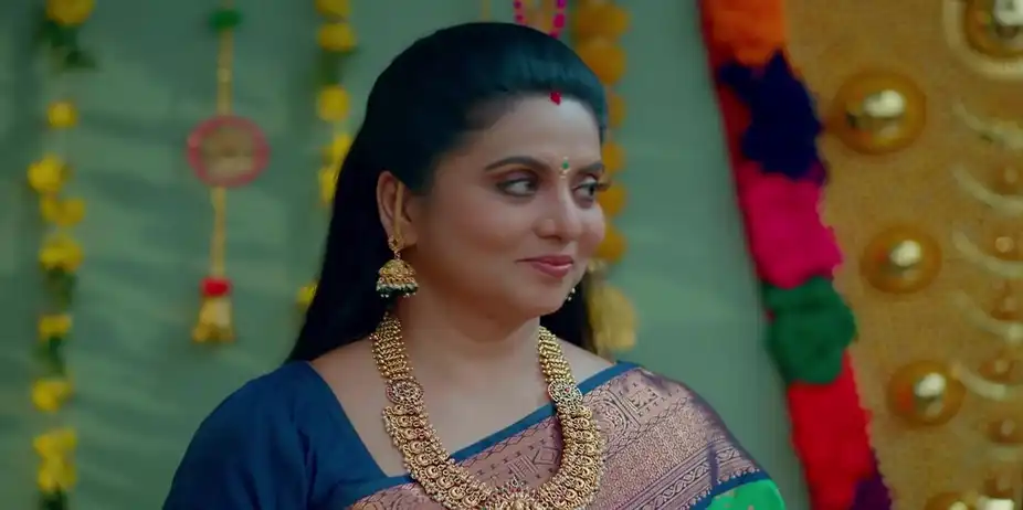 Bhadran Has a Word with Ramadevi - Chembarathy